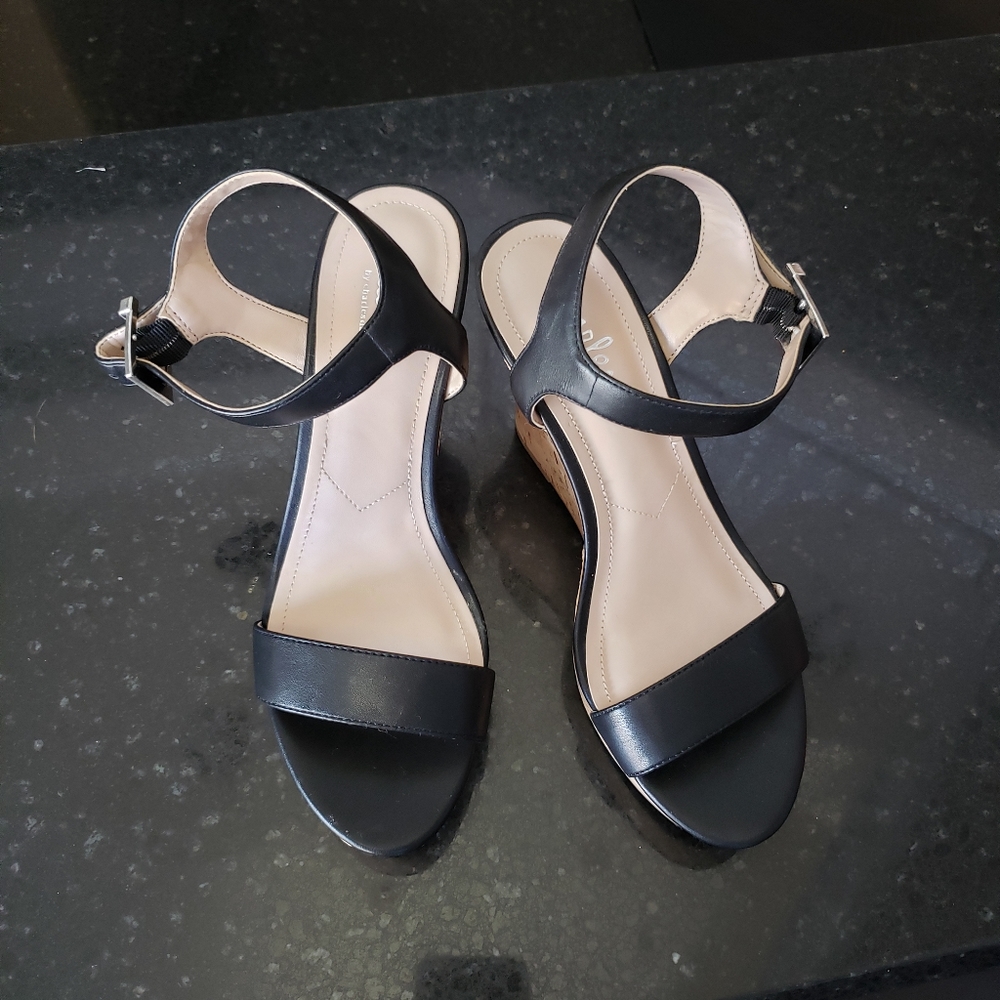 Black Wedges